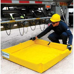 UltraTech - 60 Gal 18 oz PVC Containment Berm, Mini-Foam Wall - 1/2' High x 4' Wide x 4" Long - All Tool & Supply