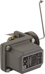 Square D - 4 NEMA Rated, DPST, Float Switch Pressure and Level Switch - 575 VAC, Line-Load-Load-Line Terminal - All Tool & Supply