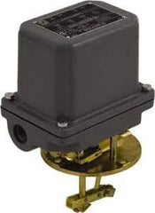 Square D - 4 NEMA Rated, DPST-DB, Float Switch Pressure and Level Switch - 575 VAC, Line-Load-Load-Line Terminal - All Tool & Supply