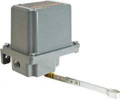 Square D - 4 NEMA Rated, DPST, Float Switch Pressure and Level Switch - 575 VAC, Line-Load-Load-Line Terminal - All Tool & Supply