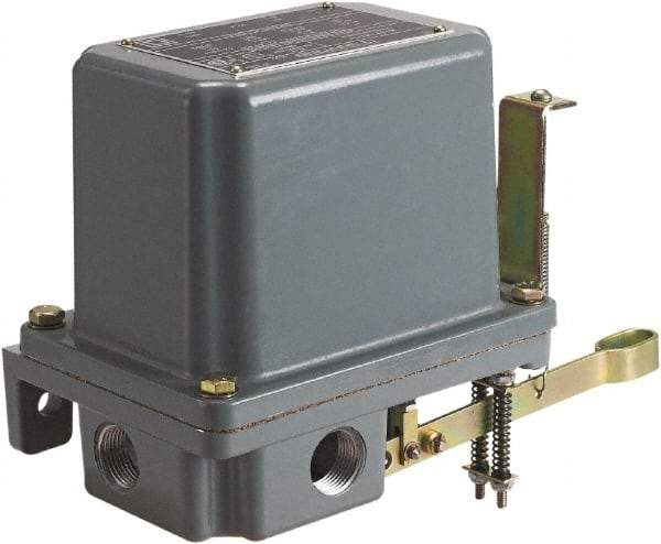 Square D - 4 NEMA Rated, DPST-DB, Float Switch Pressure and Level Switch - 575 VAC, Line-Load-Load-Line Terminal - All Tool & Supply