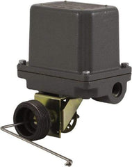 Square D - 4 NEMA Rated, DPST-DB, Float Switch Pressure and Level Switch - 575 VAC, Line-Load-Load-Line Terminal - All Tool & Supply