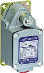 Square D - SPDT, NC/NO, 600 VAC, Screw Terminal, Rotary Head Actuator, General Purpose Limit Switch - 1, 2, 4, 12, 13 NEMA Rating, IP65, IP66, IP67 IPR Rating - All Tool & Supply