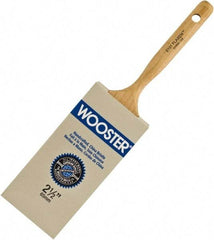 Wooster Brush - 2-1/2" Flat Hog Varnish Brush - 2-11/16" Bristle Length, 6-1/4" Maple Dowel Handle - All Tool & Supply