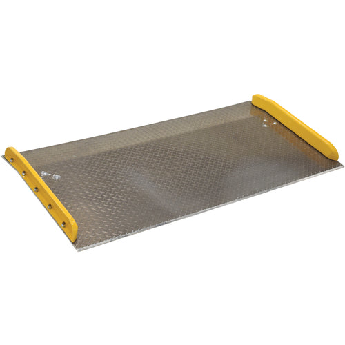 Aluminum Dock Board Steel Curb 10K 72 × 30 - Exact Industrial Supply